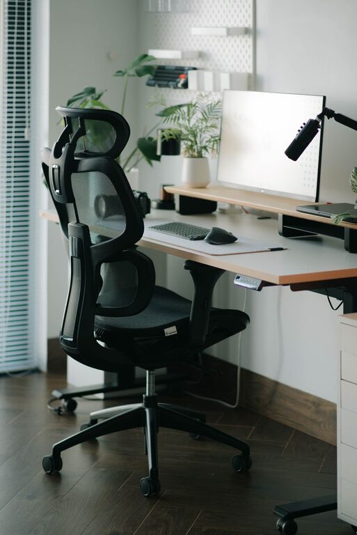 Tips for Choosing a Comfortable Desk Chair for Your Workspace